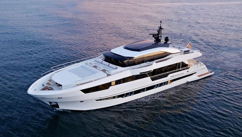 Motor Yacht Sea glass