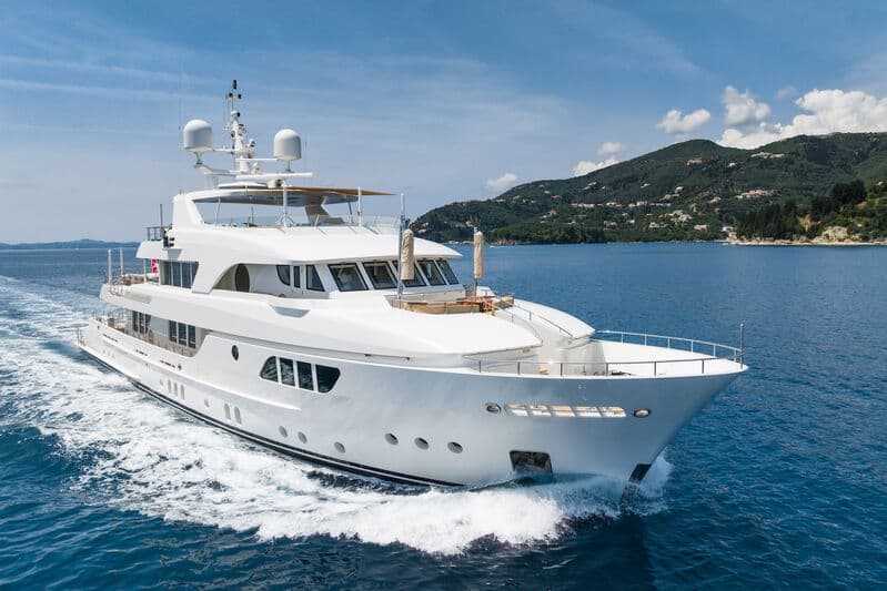 Motor Yacht Serenity