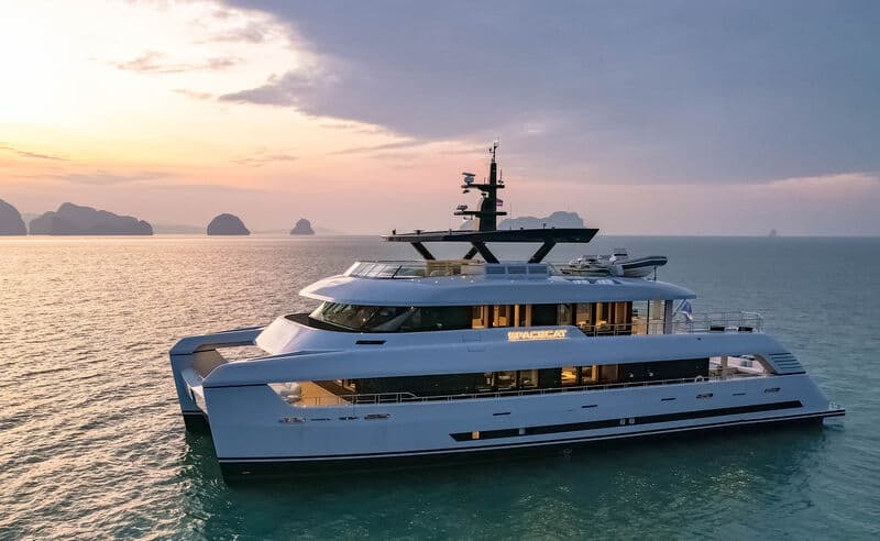 Motor Yacht Space Cat
