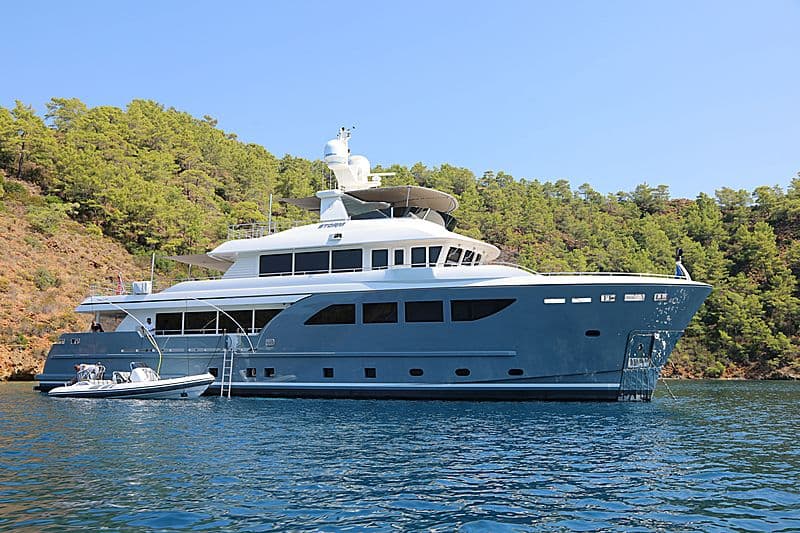 Motor Yacht Storm