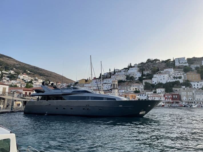 Motor Yacht Summer Fun