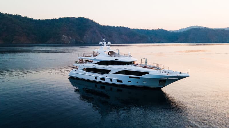 Motor Yacht Sunrise