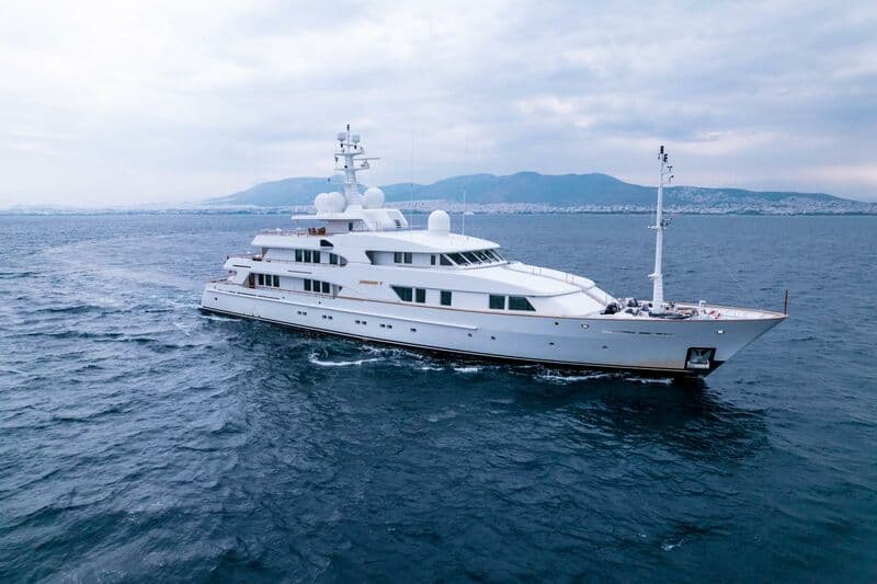 Motor Yacht Tamteen