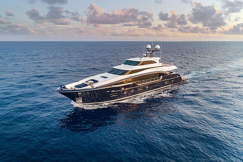 Motor Yacht The Legion