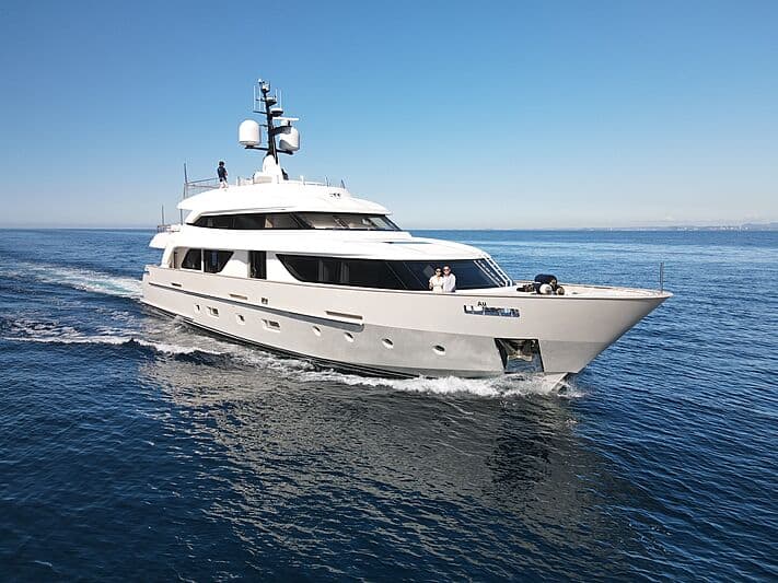 Motor Yacht Tiny Wave