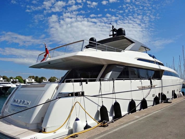 Motor Yacht Triple Fun