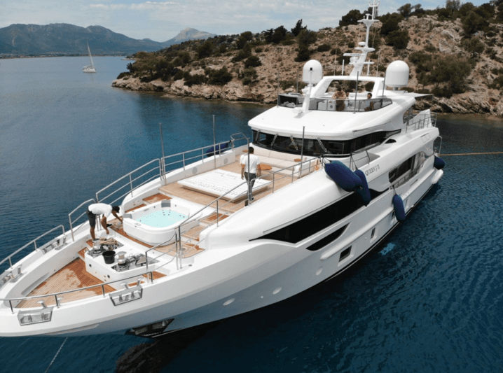 Motor Yacht Undici