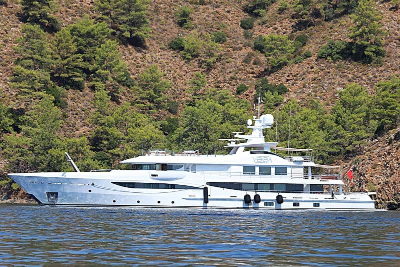Motor Yacht Vega