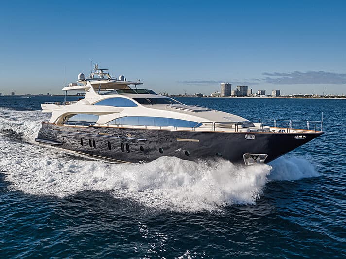 Motor Yacht Vivere