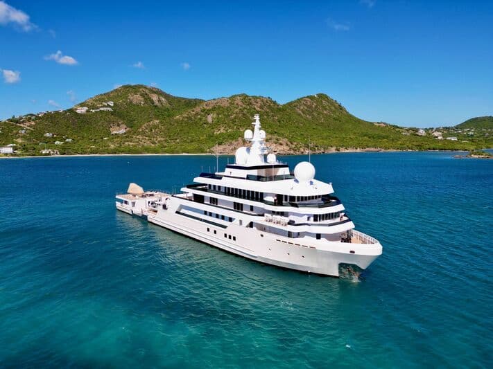 Motor Yacht Voyager