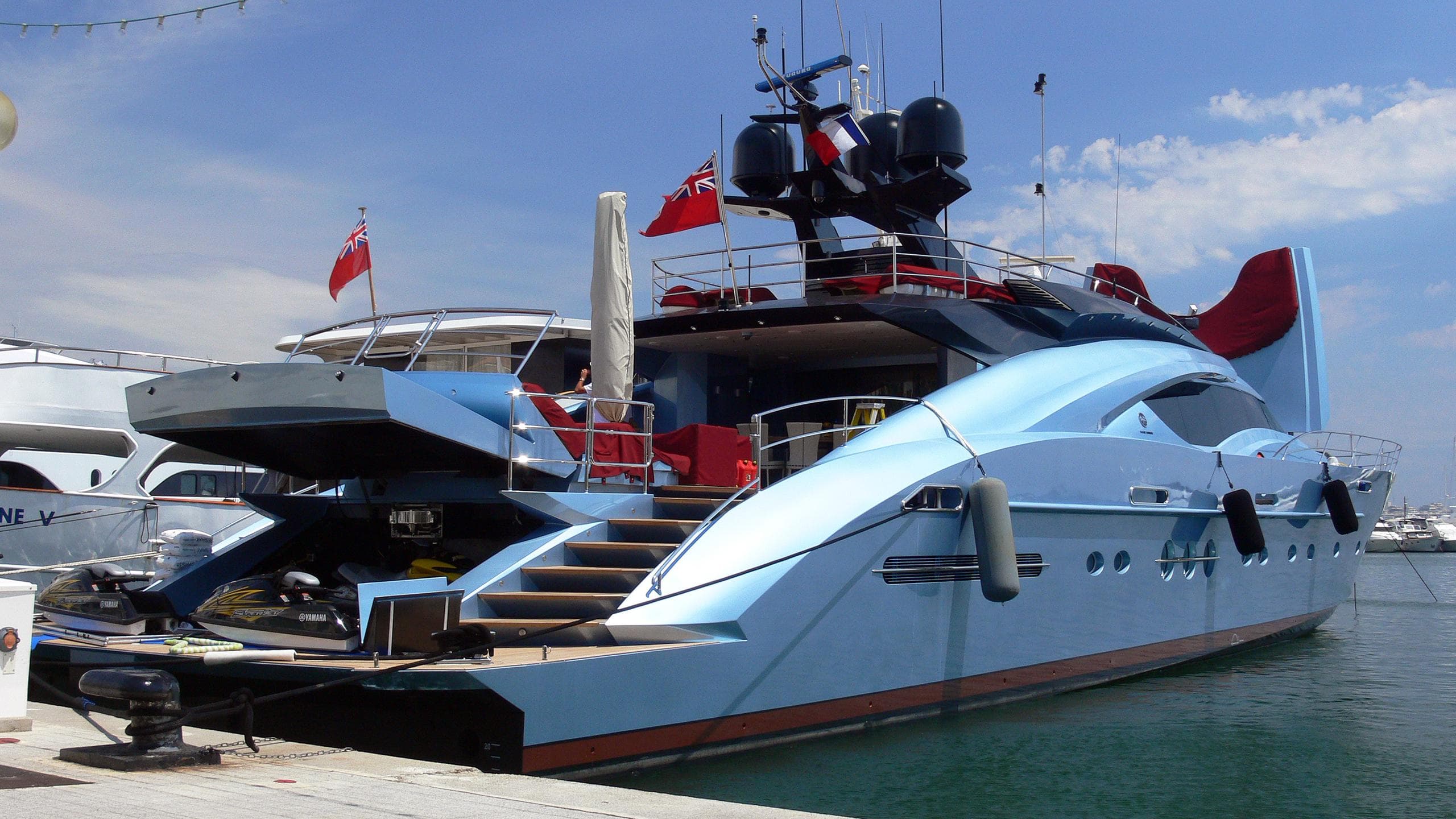 Motor Yacht Waverunner