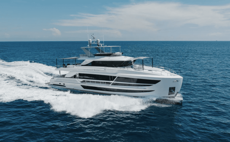 Motor Yacht Wiggle Room