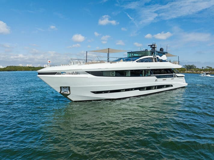 Motor Yacht Yesenia