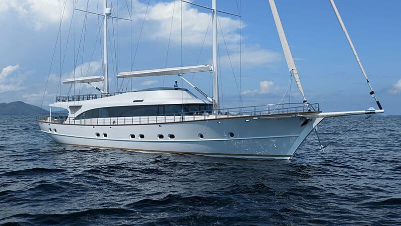 Sailing Yacht Acapella