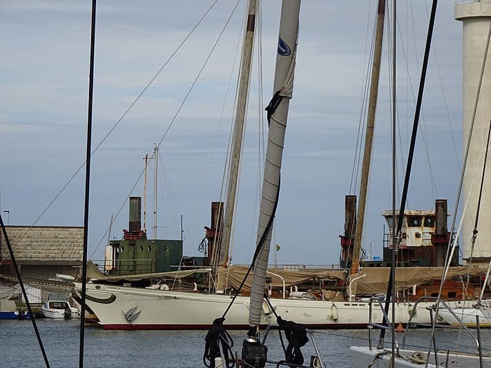 Sailing Yacht America
