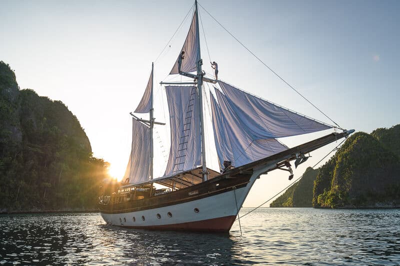 Sailing Yacht Anne Bonny