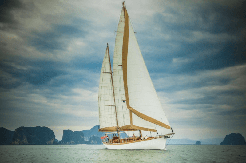 Sailing Yacht Aventure