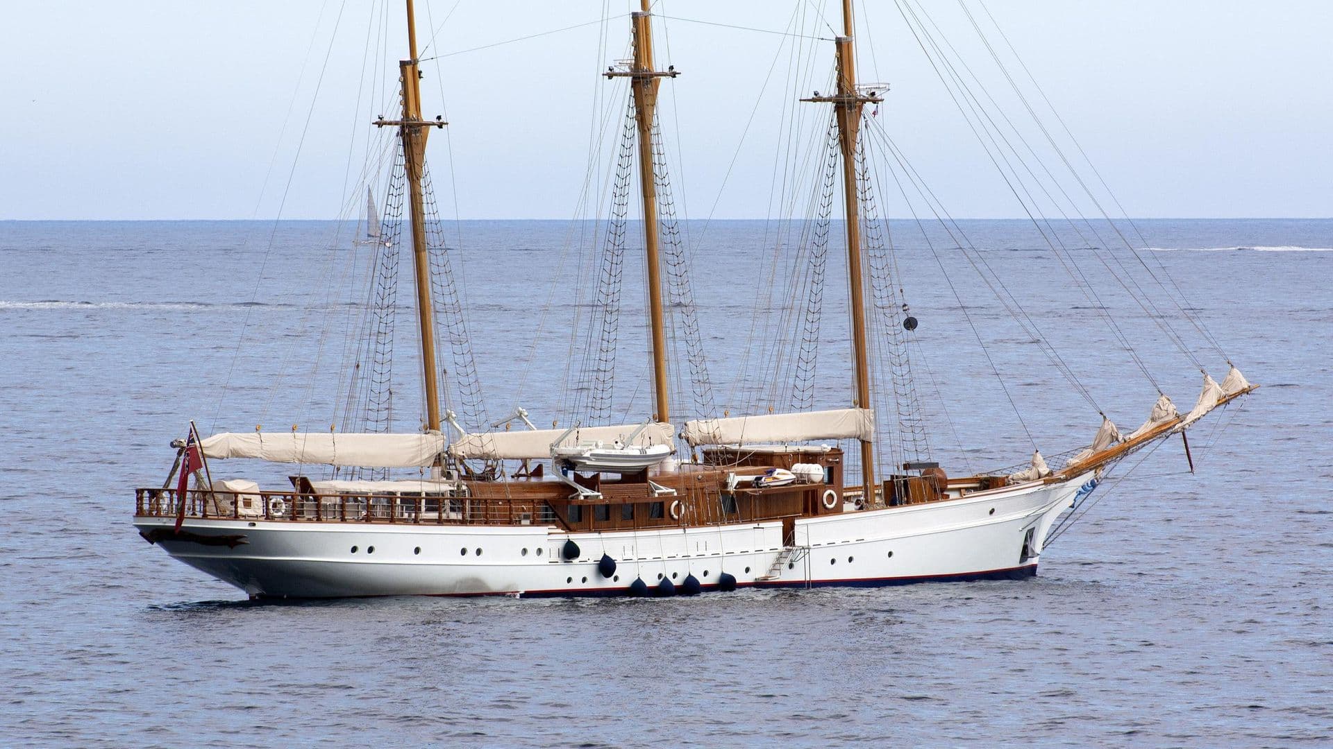 Sailing Yacht Baboon