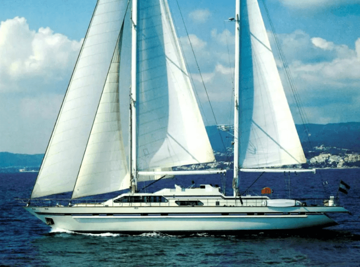 Sailing Yacht Be Happy