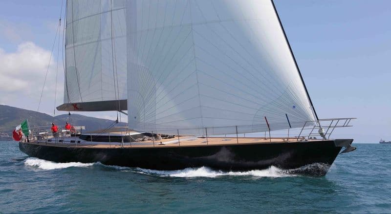 Sailing Yacht Black Lion
