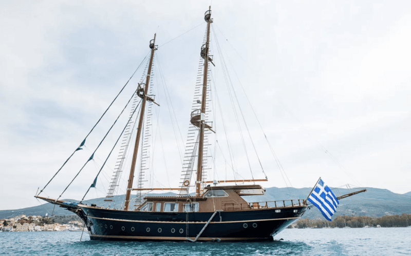 Sailing Yacht Blue Dream