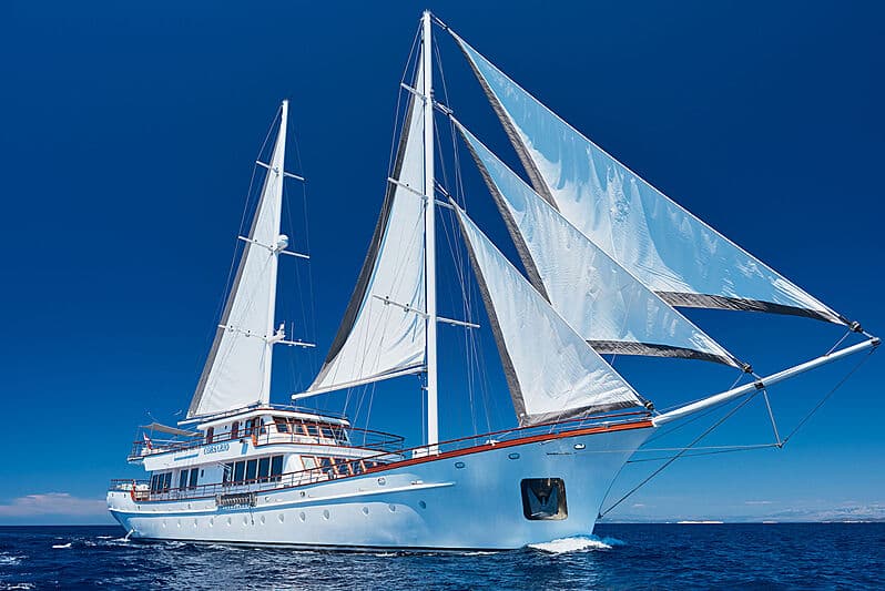 Sailing Yacht Corsario