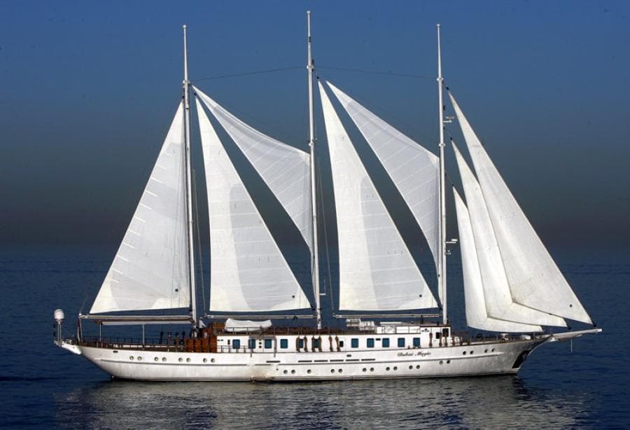 Sailing Yacht Dubai Magic