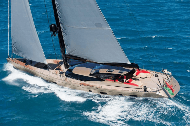 Sailing Yacht Escapade