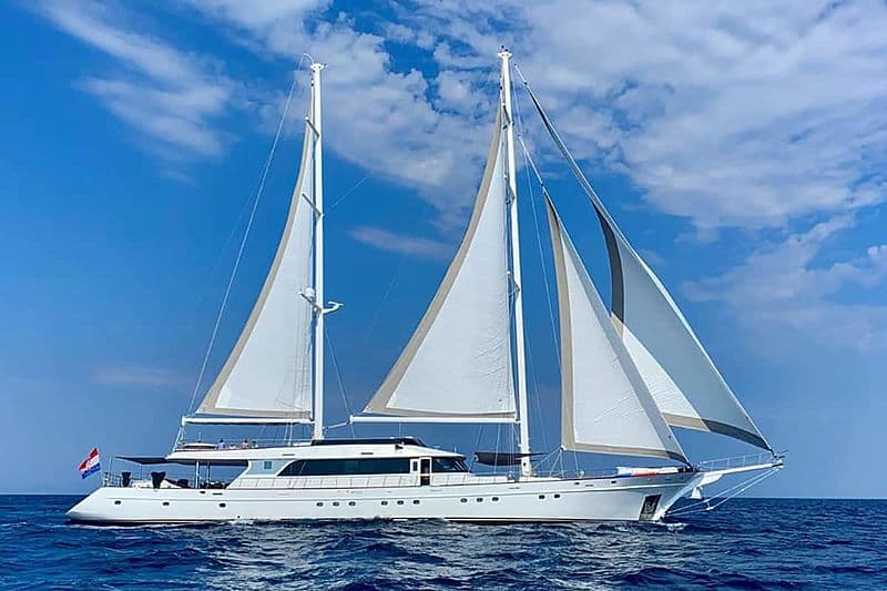 Sailing Yacht Lady Gita