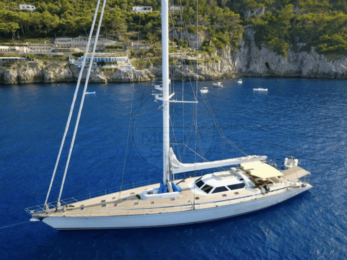 Sailing Yacht Latitude