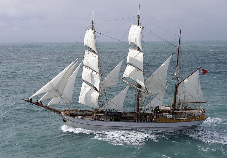 Sailing Yacht Le Francais