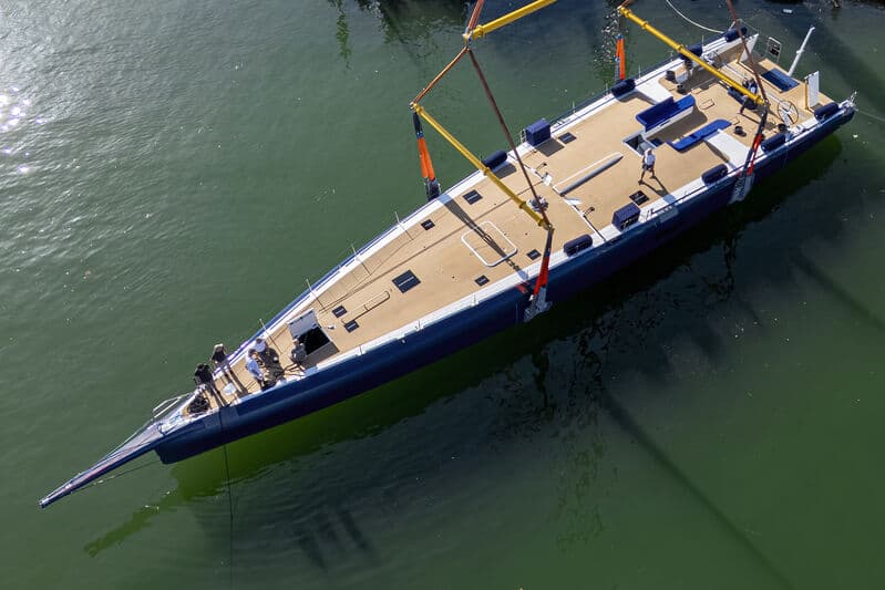 Sailing Yacht Magic Carpet e