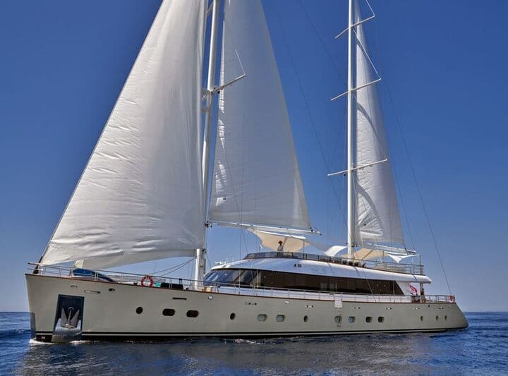 Sailing Yacht MarAllure