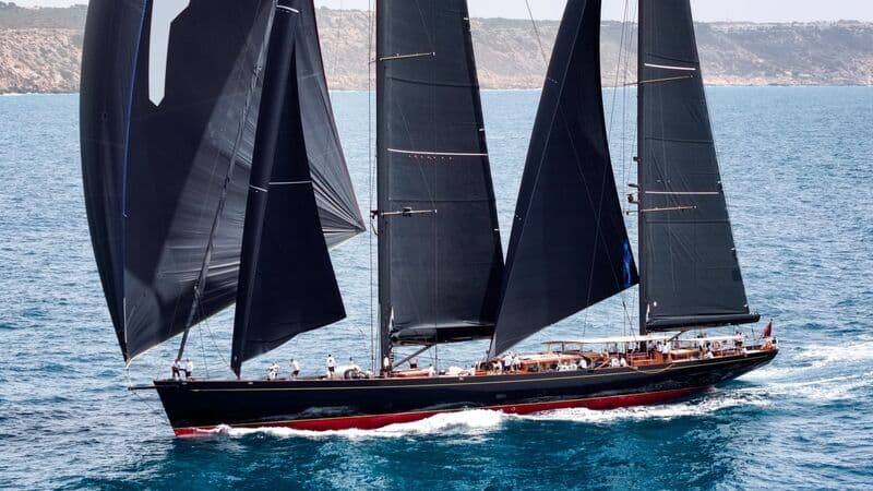 Sailing Yacht Maximus