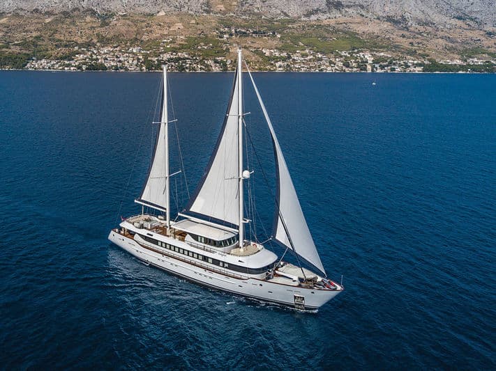 Sailing Yacht Omnia