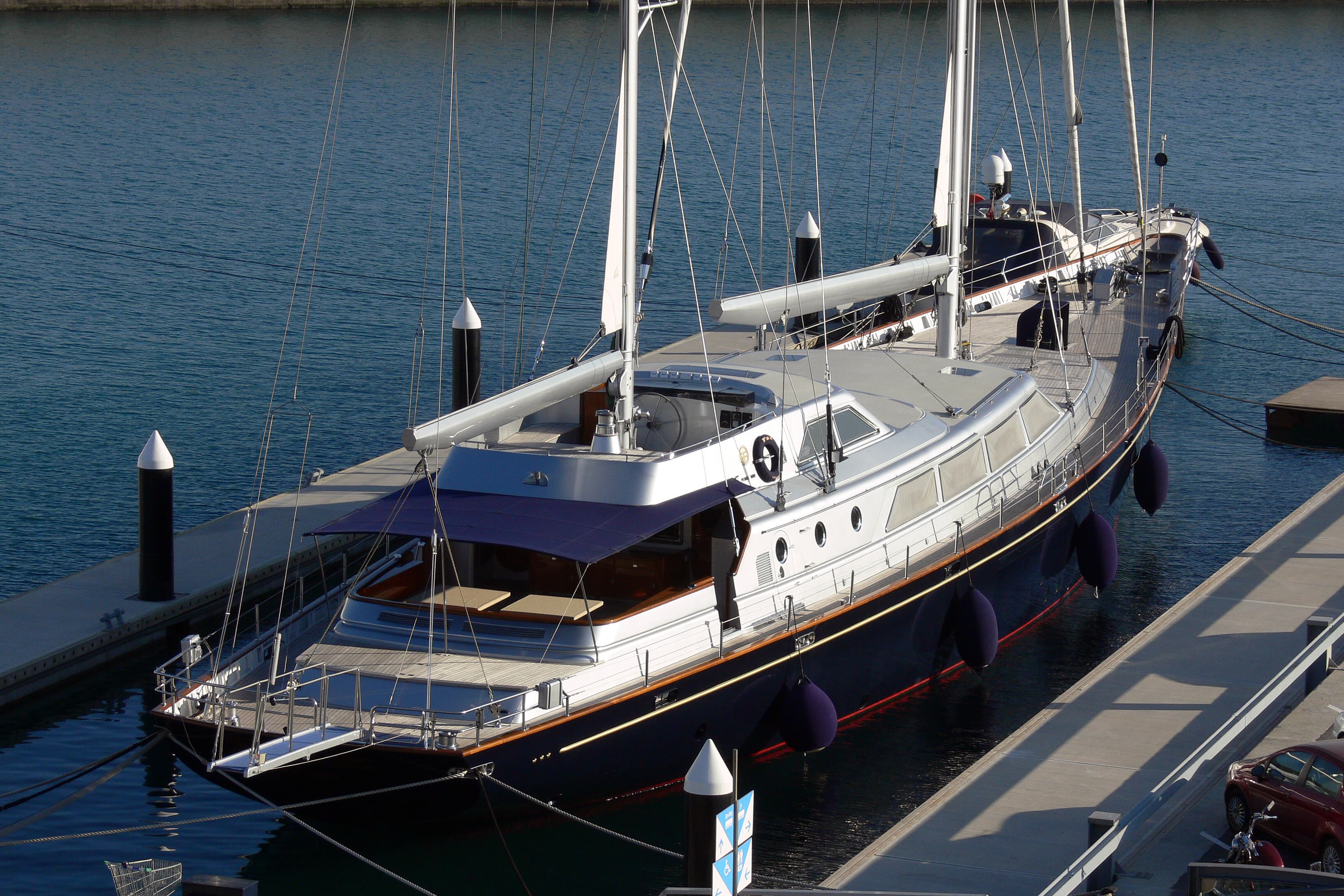 Sailing Yacht Paz