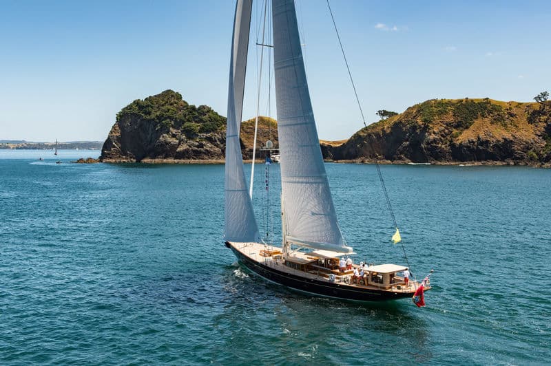 Sailing Yacht Pumula