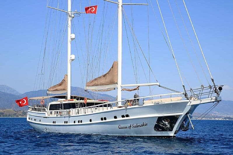 Sailing Yacht Queen of Salmakis
