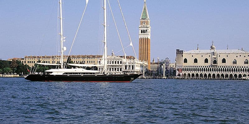 Sailing Yacht Rock & Roll