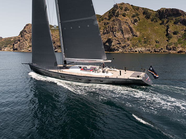 Sailing Yacht Silvertip