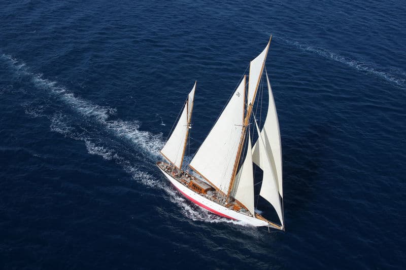 Sailing Yacht Thendara