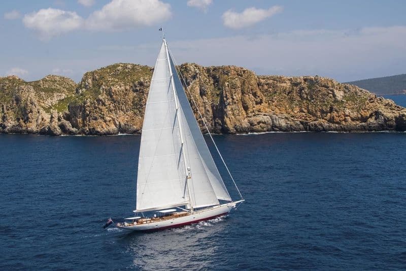 Sailing Yacht Vijonara