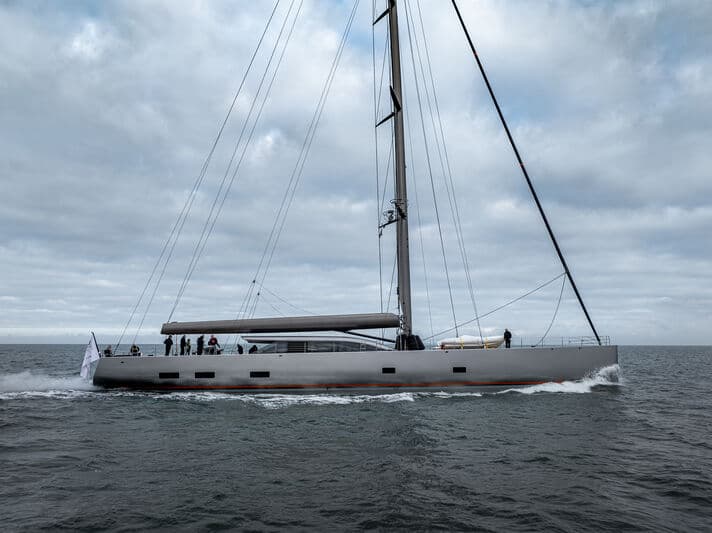 Sailing Yacht W Magic