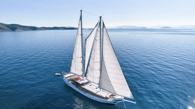 Sailing Yacht White Pearl
