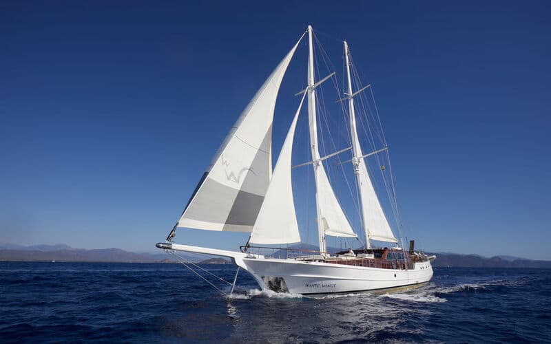 Sailing Yacht White Wings