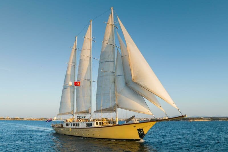 Sailing Yacht Yazz